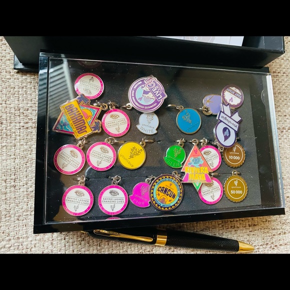 Younique Presenter Pins Awards and Shadowbox Bundle - Picture 2 of 6